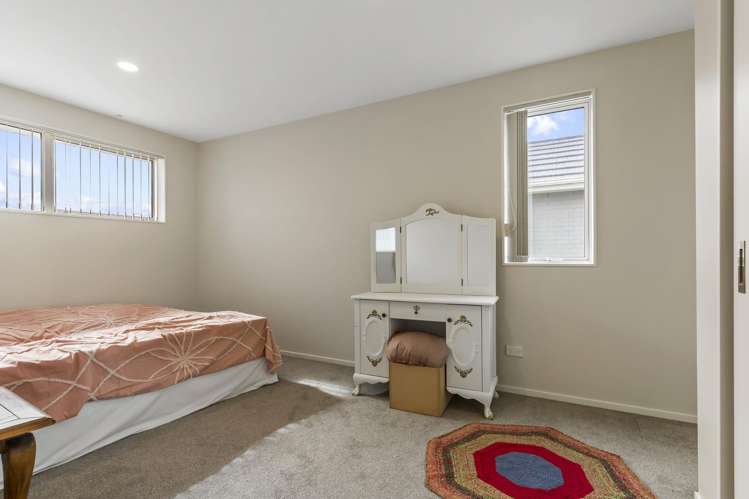 9 Flight Place Takanini_10