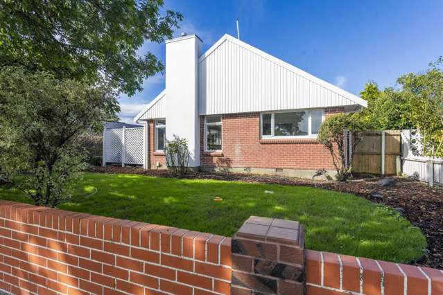 Refined Family Living in Blue-Chip Location