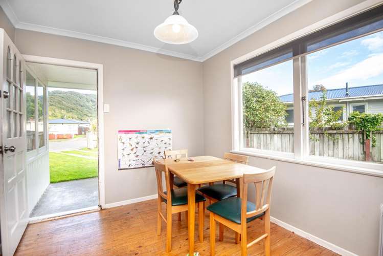 28 Wetherby Grove Wainuiomata_6