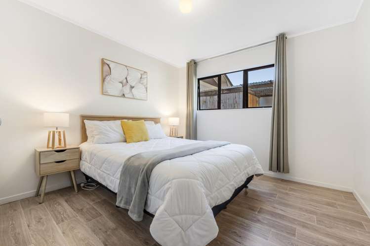 12 Sandrine Avenue Clover Park_16