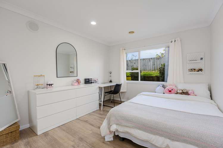 8 Greenway Rise Gulf Harbour_24