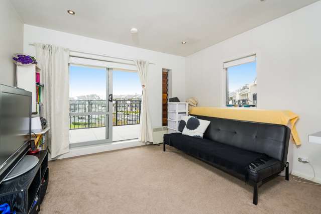 E10/71 Spencer Road Oteha_4