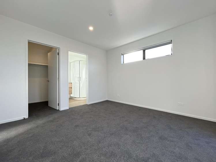 22 Silvergrass Way 11103_12