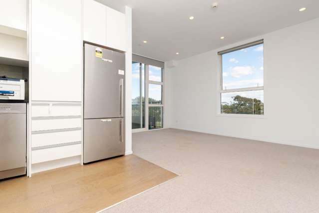 306/26C Racecourse Parade 10016_1