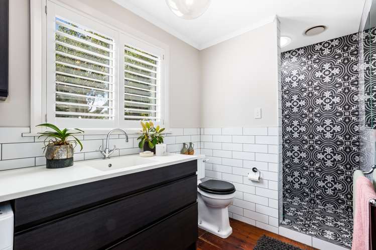 138 Mana Esplanade Paremata_23