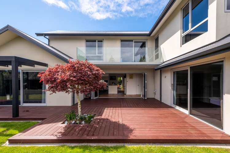 8 Waitikiri Square Parklands_16