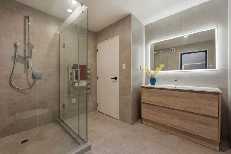 10 Alluvial Street Flat Bush_24