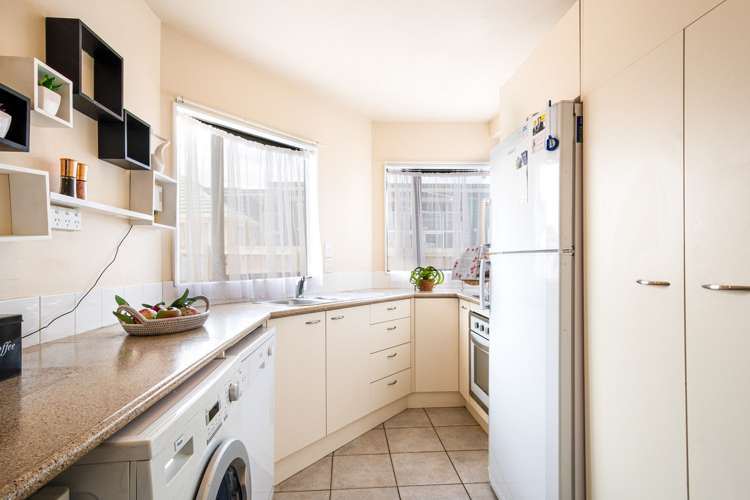 2/89 Portage Road New Lynn_8