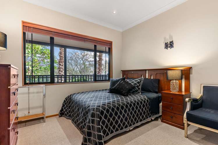 5 Ridgemount Rise Mangere Bridge_11