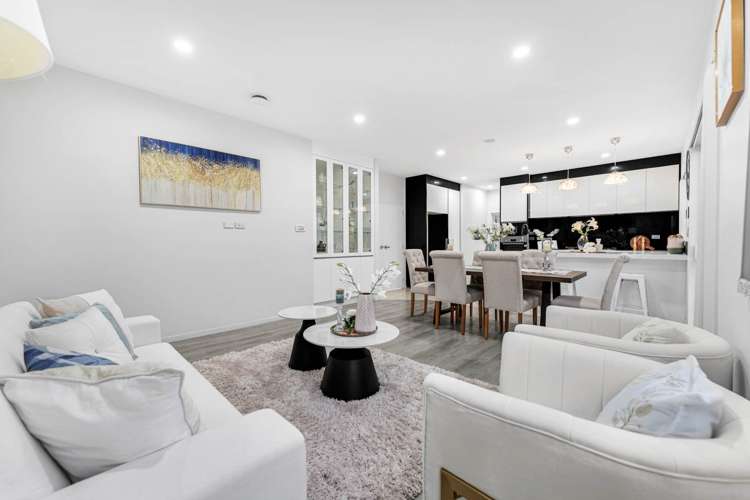 21 Horsefields Drive Flat Bush_16