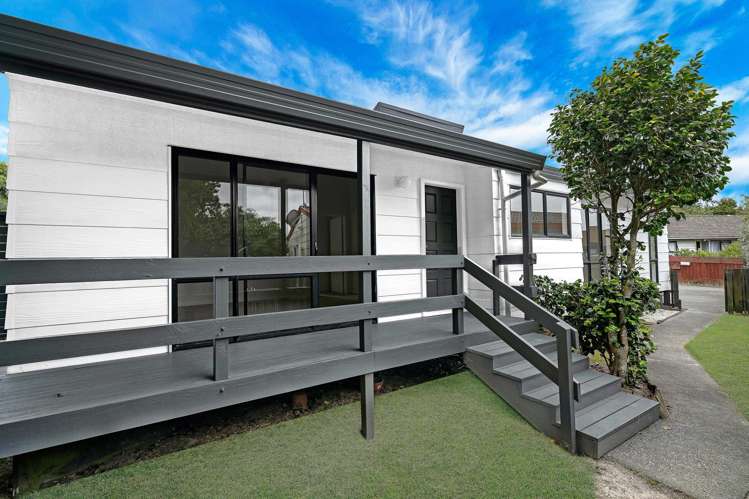 77 Meadowvale Rise Titirangi_0
