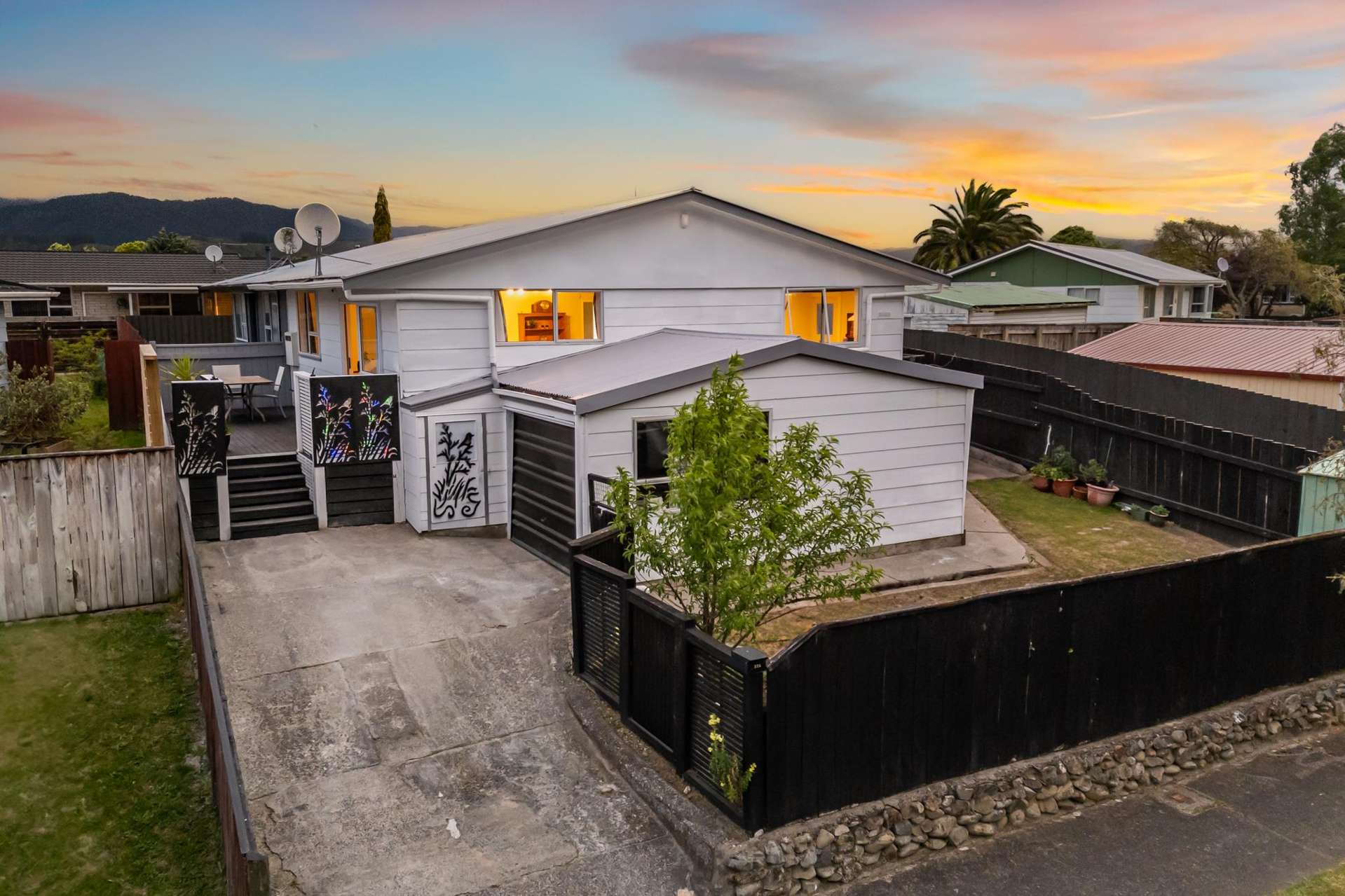 32A Hartford Crescent Totara Park_0