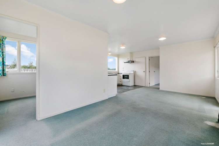 2/6 Centreway Road Orewa_3