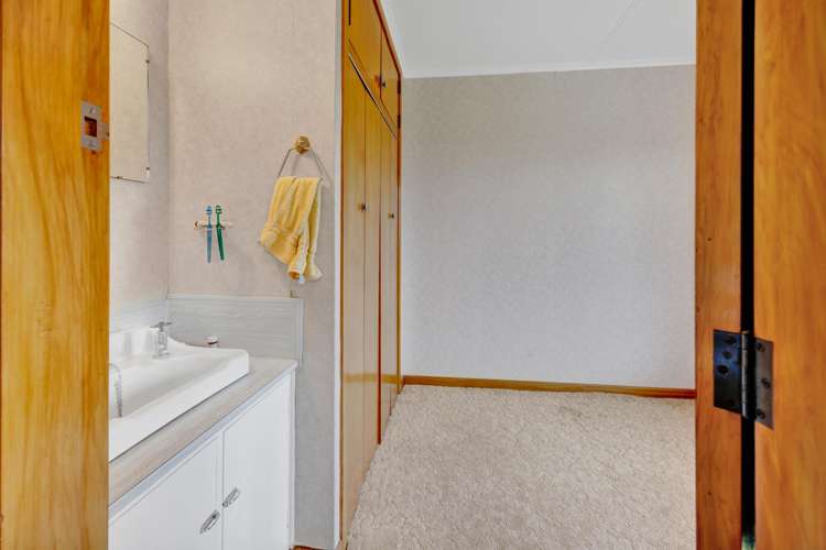 33 Whitcombe Road Opunake_17
