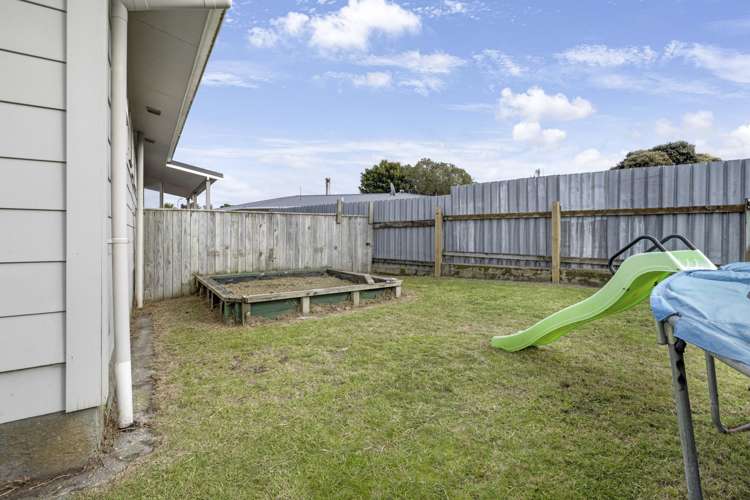 6 Yates Street Otaki Beach_15