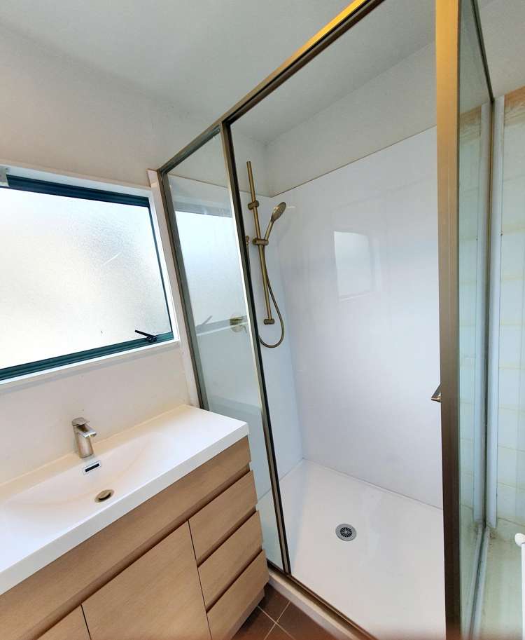 2/38 Gulf View Road Murrays Bay_6
