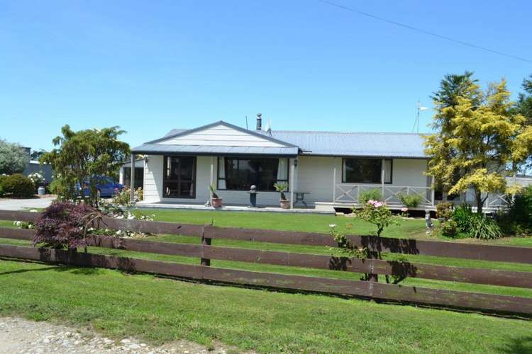 139 Phar Lap Road Seadown_11