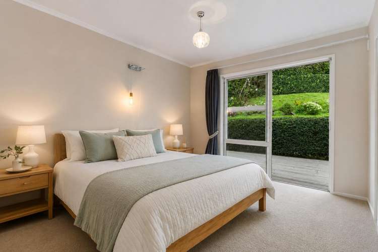 2/14 Surville Place Mairangi Bay_11