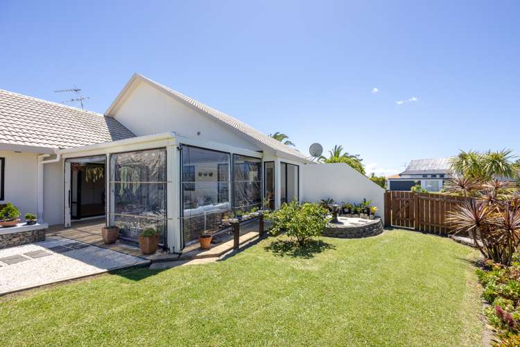 5 Alec Craig Way Gulf Harbour_24