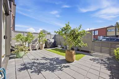 8 Roundel Crescent_2