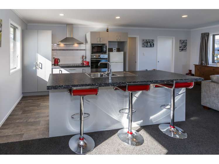 8 Carteret Place Aranui_1