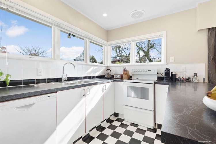 16 Crisp Avenue Pukekohe_6