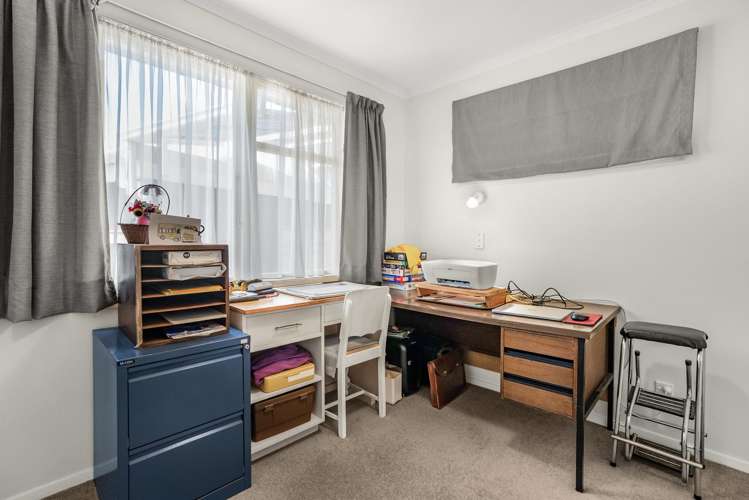 1A Colin Grove Hutt Central_12