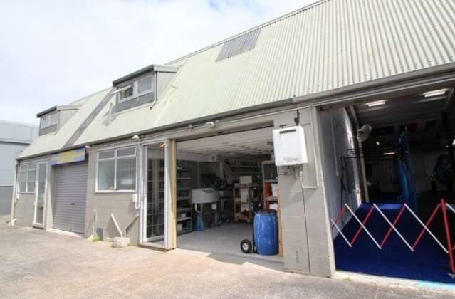 Excellent tradesman unit