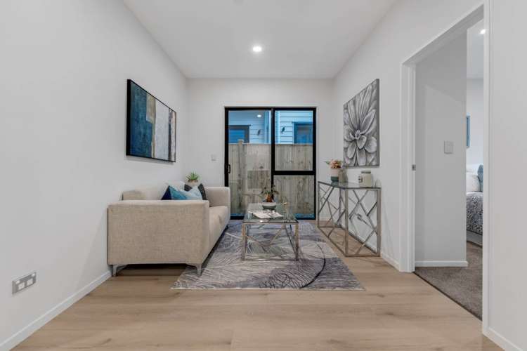 61 Bushfield Drive Flat Bush_16