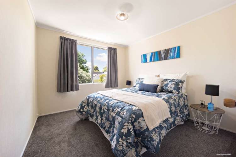 2/10 Kemp Road Massey_6