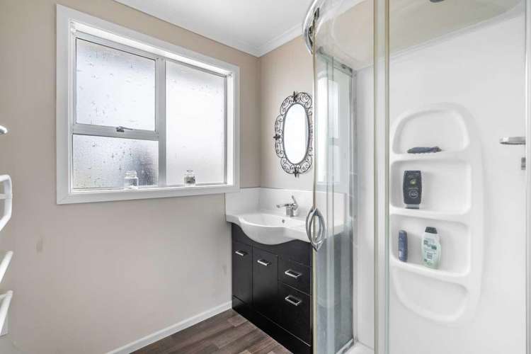 63 Edinburgh Crescent Waikiwi_15