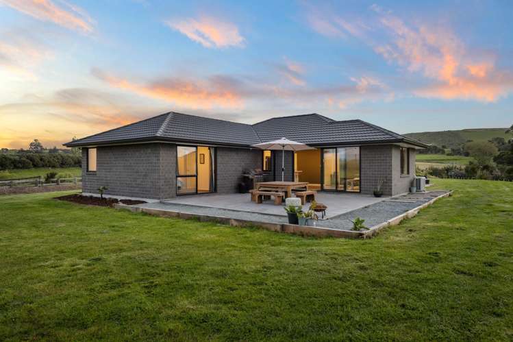 1347 State Highway 16 Waimauku_5