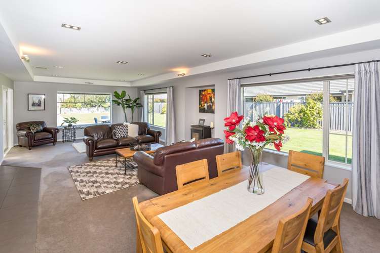 13 Grangewood Drive Lincoln_3