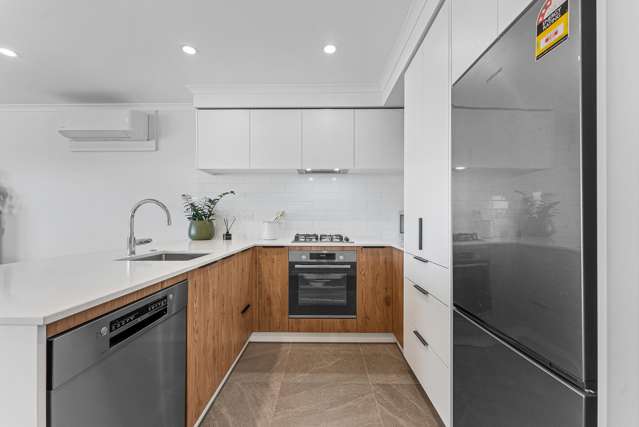 201/28 Shortfin Place Flat Bush_4