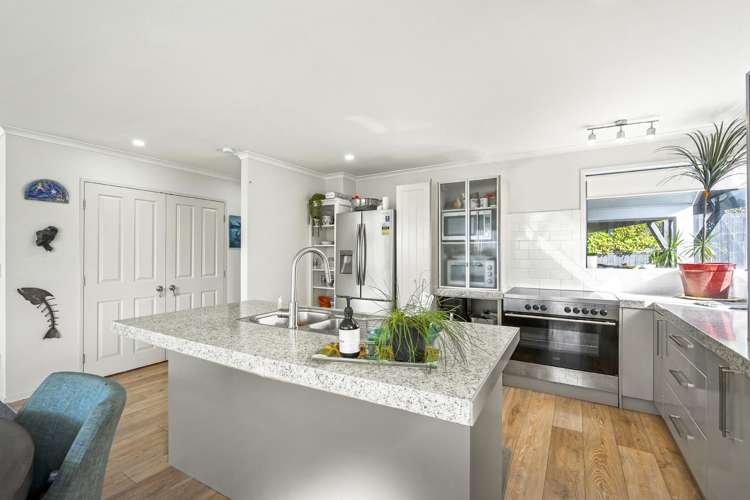 3/1013 Beach Road Torbay_3