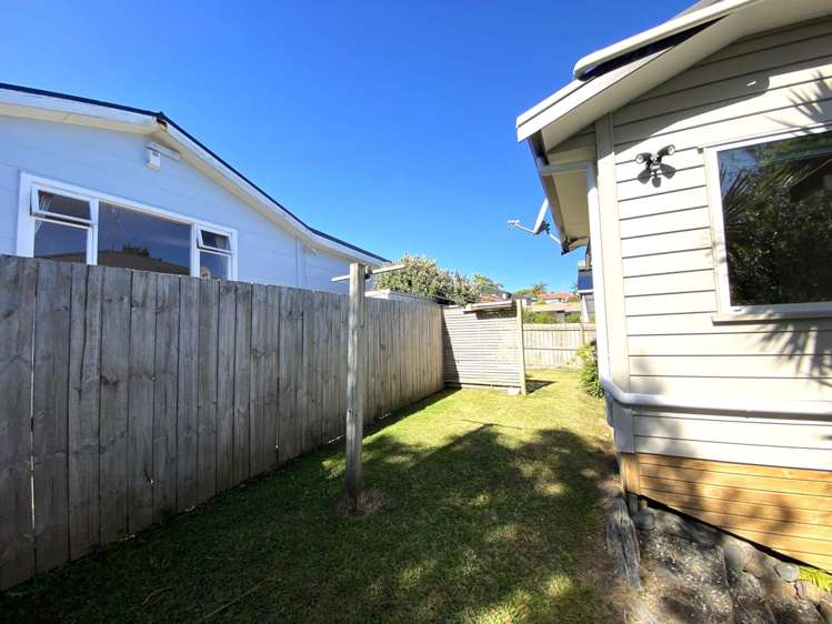 2/23 Peach Road Glenfield_27