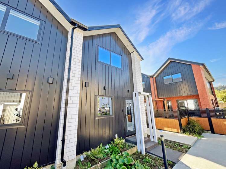  2/12 Biddle Crescent Taitā_13