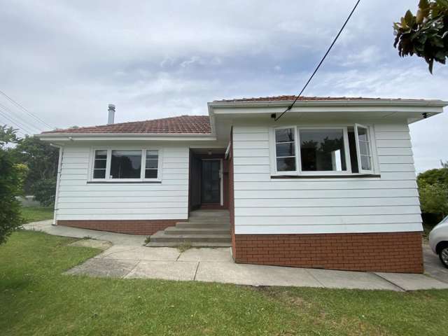 Your next home in Hillcrest awaits!