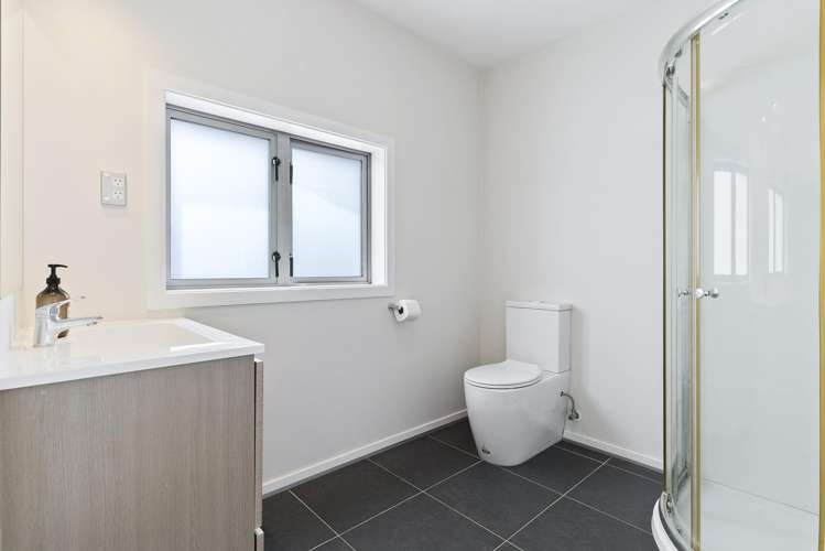 70 Old Mill Road Westmere_16