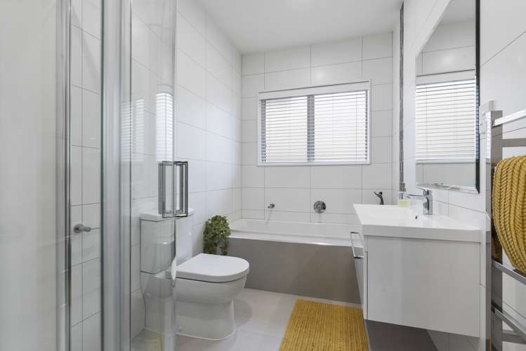 158 Arran Point Parade Orewa_11