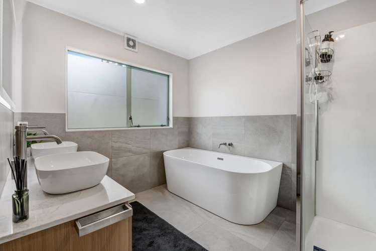 24 Goldfinch Rise Unsworth Heights_17