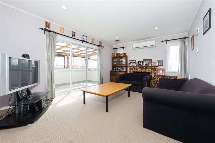 12 Gladfield Lane Te Atatu Peninsula_7