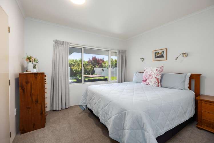 16 Ardilea Avenue Stoke_13