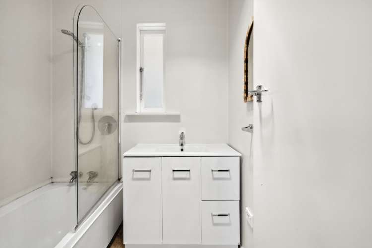 59 Lees Grove Wainuiomata_11