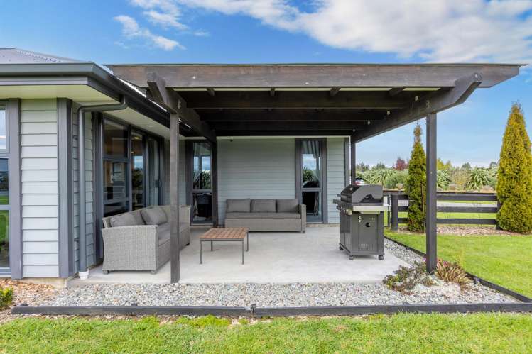 28 Landsborough Drive Darfield_19