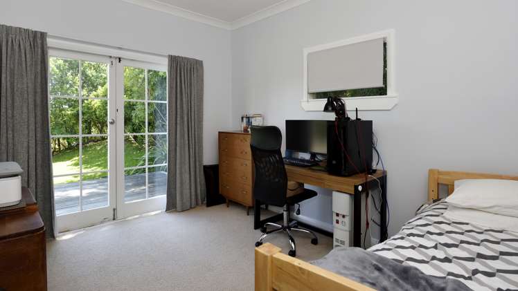 5 Kakenga Road Stoke_16