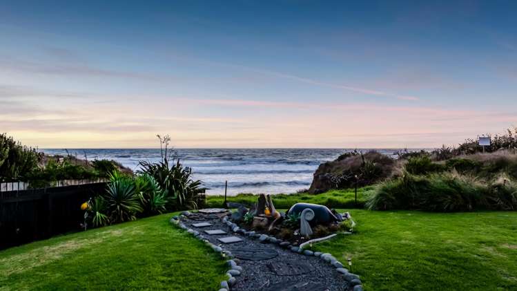 288 Tai Road Opunake_44