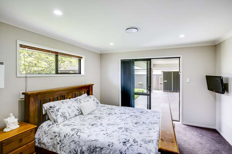 19 Arbuckle Road Frimley_4