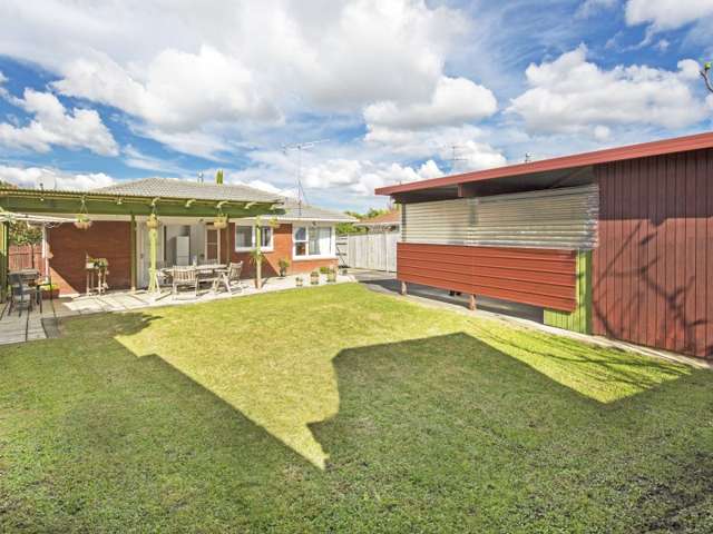 30 Meadway Sunnyhills_2