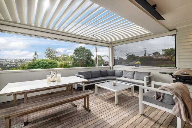 Stylishly Renovated.. Super Sunny!